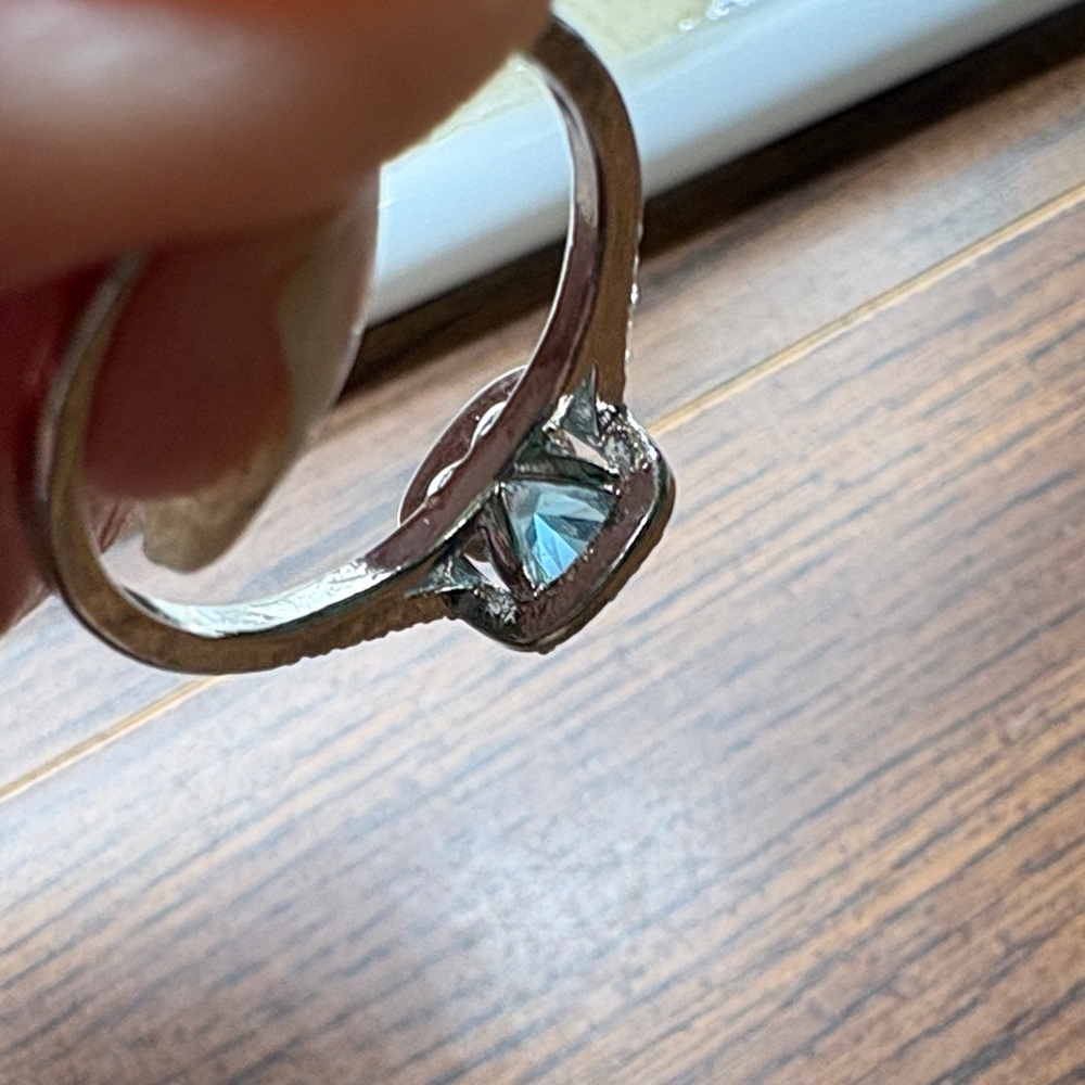 New Elegant Silver Ring with Captivating Blue Stone - Picture 8 of 8